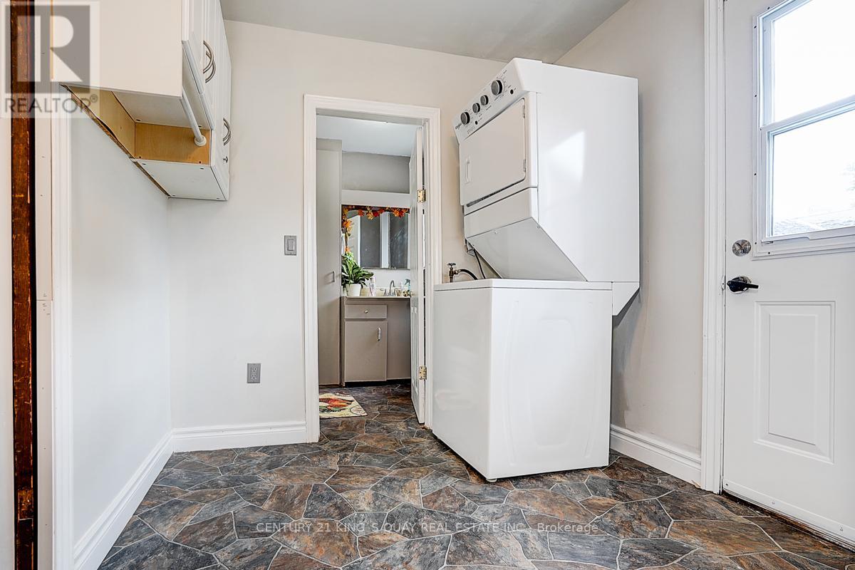 297 Glenwoods Avenue, Georgina, Ontario  L4P 2X1 - Photo 38 - N12426313