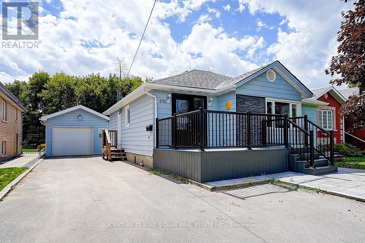 297 Glenwoods Avenue, Georgina, Ontario  L4P 2X1 - Photo 4 - N12426313