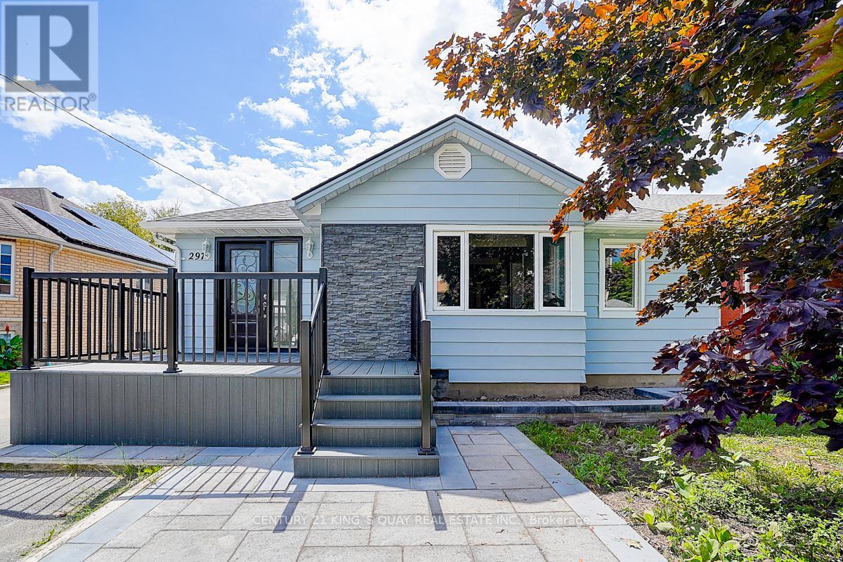 297 Glenwoods Avenue, Georgina, Ontario  L4P 2X1 - Photo 6 - N12426313