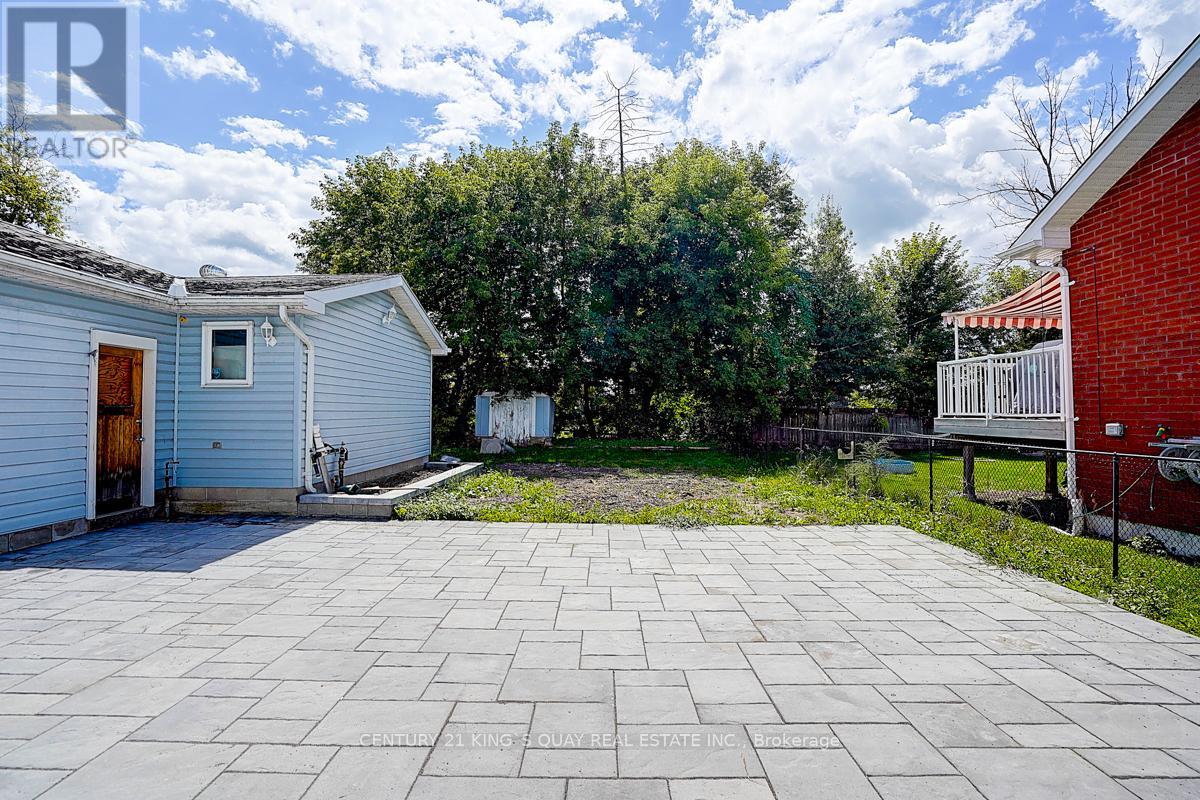 297 Glenwoods Avenue, Georgina, Ontario  L4P 2X1 - Photo 9 - N12426313