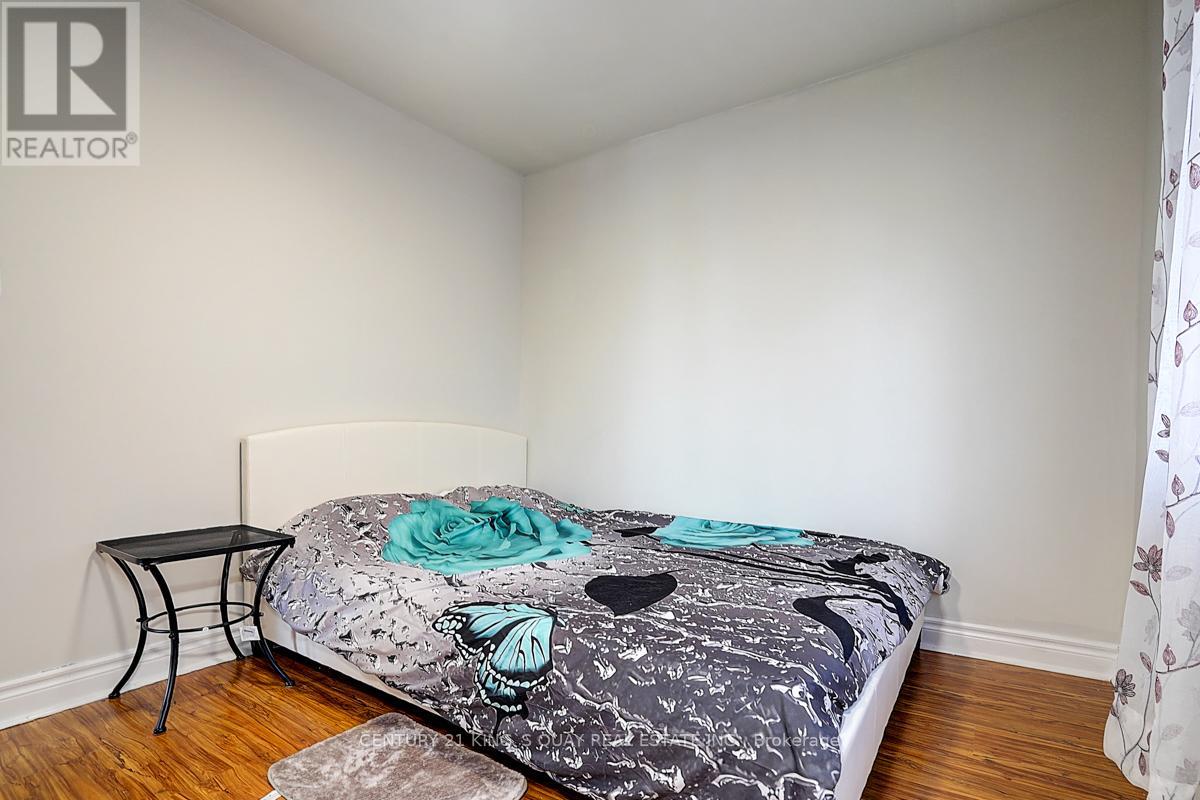 297 Glenwoods Avenue, Georgina, Ontario  L4P 2X1 - Photo 33 - N12426313