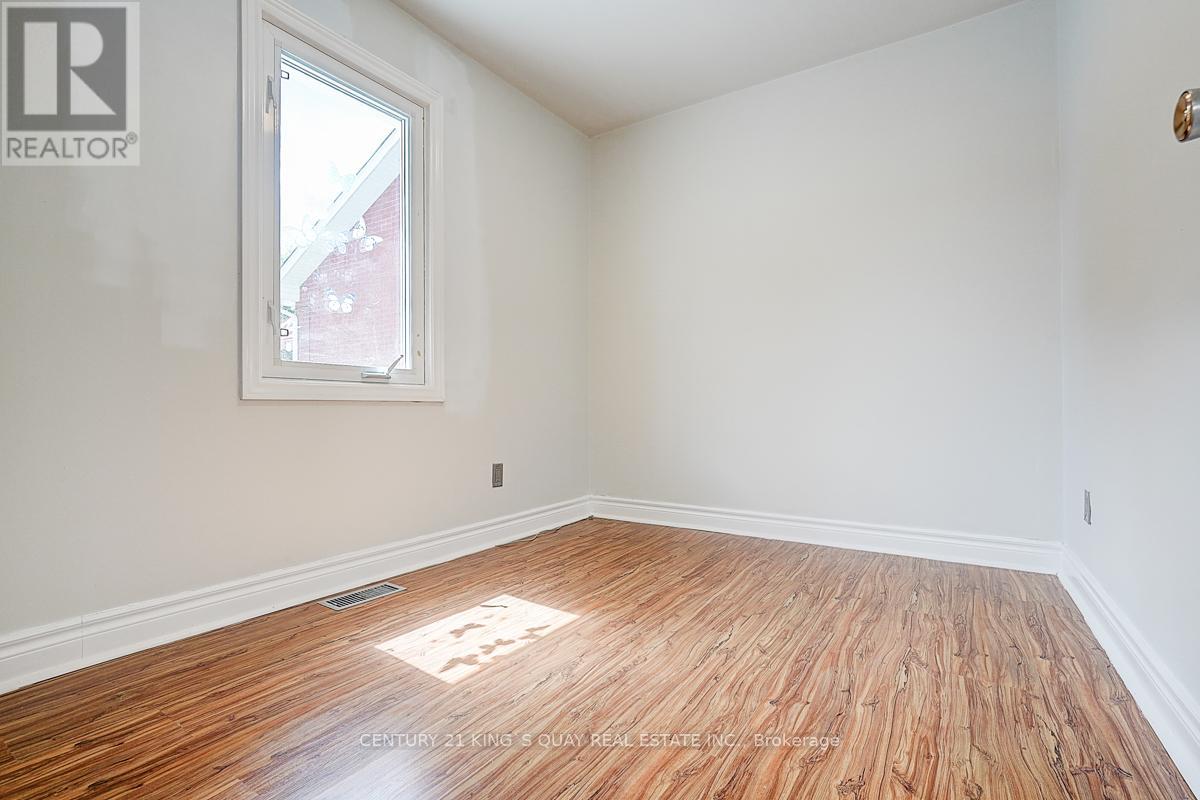 297 Glenwoods Avenue, Georgina, Ontario  L4P 2X1 - Photo 35 - N12426313