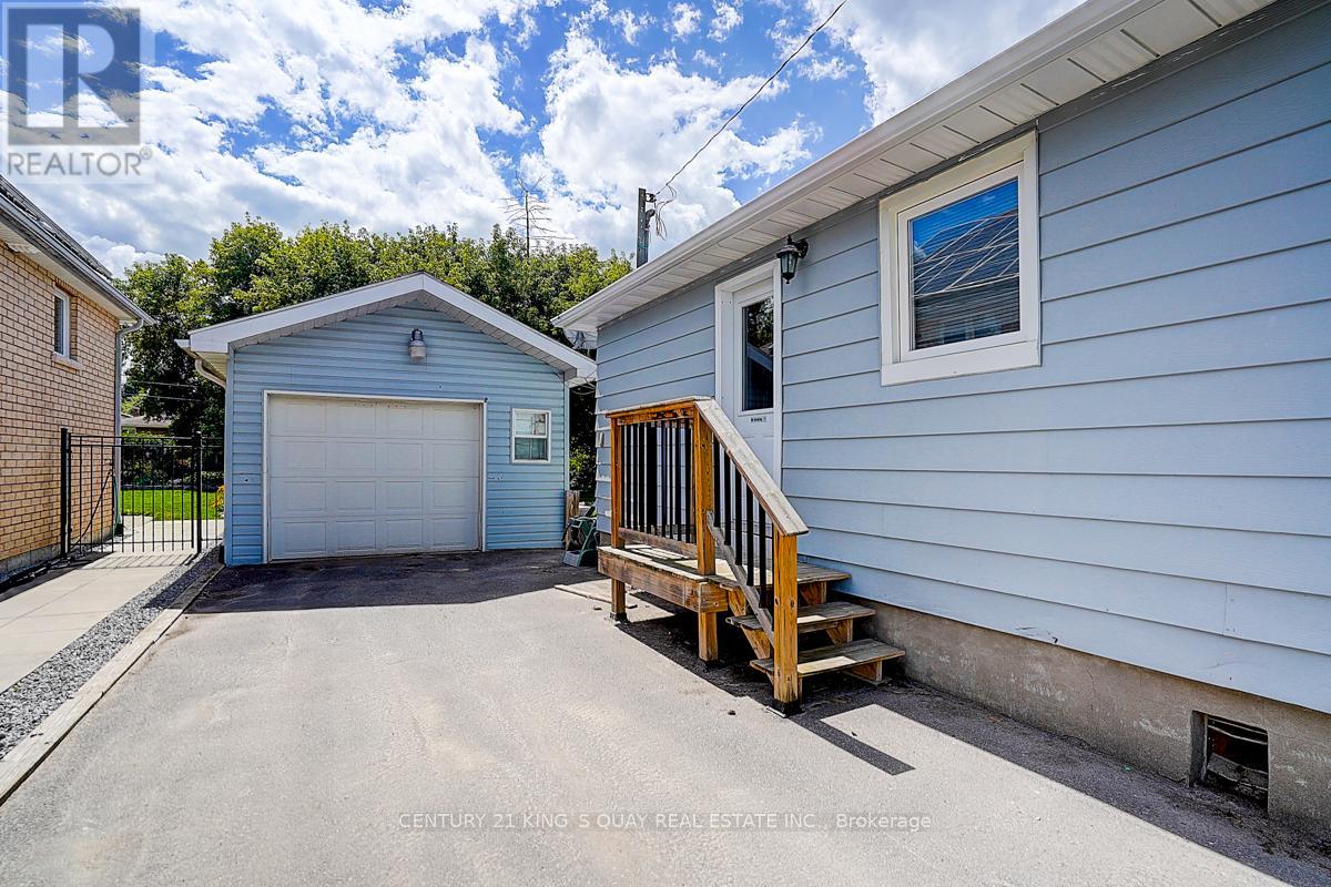 297 Glenwoods Avenue, Georgina, Ontario  L4P 2X1 - Photo 7 - N12426313