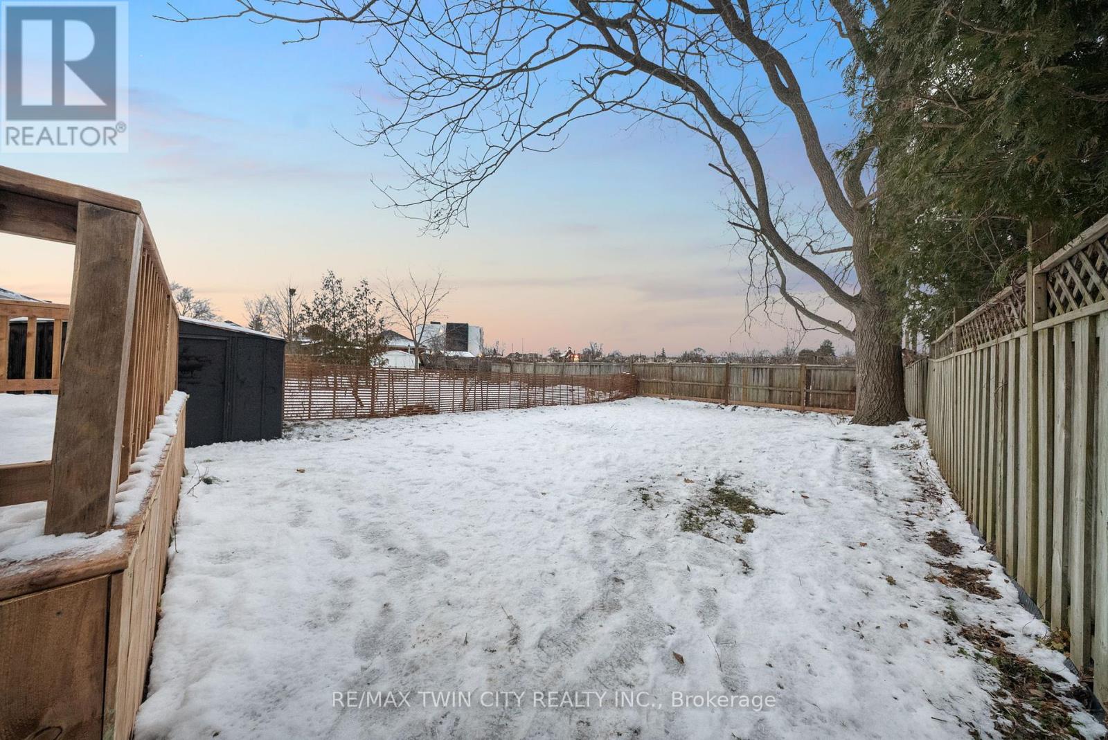 12 Carlyle Street, Brantford, Ontario  N3T 2C1 - Photo 16 - X12595518