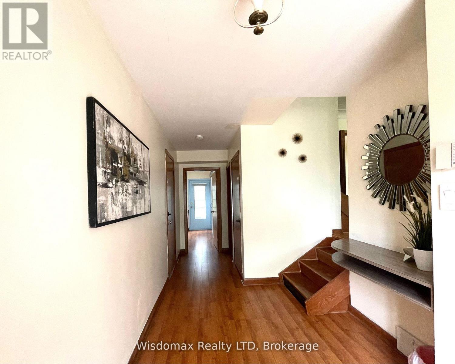 110 Riverview Boulevard, St. Catharines, Ontario L2T 3M2 - Photo 2 - X12595764