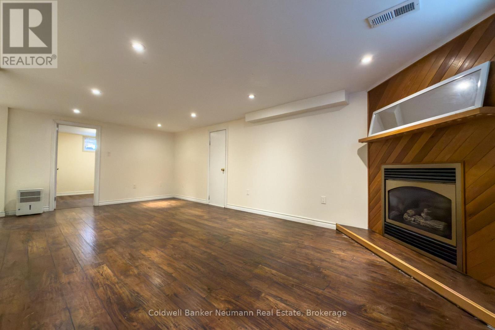 Lower - 17 Ottawa Crescent, Guelph, Ontario  N1E 2A4 - Photo 2 - X12595740