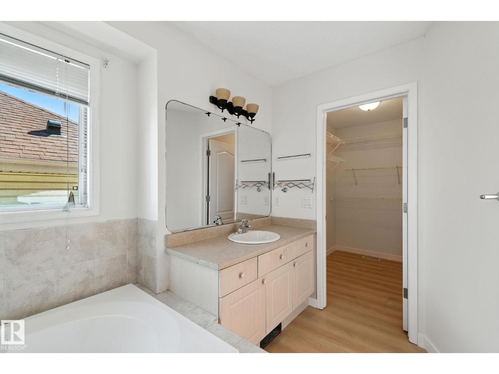 7836 7 Av Sw, Edmonton, Alberta  T6X 1N3 - Photo 41 - E4466775