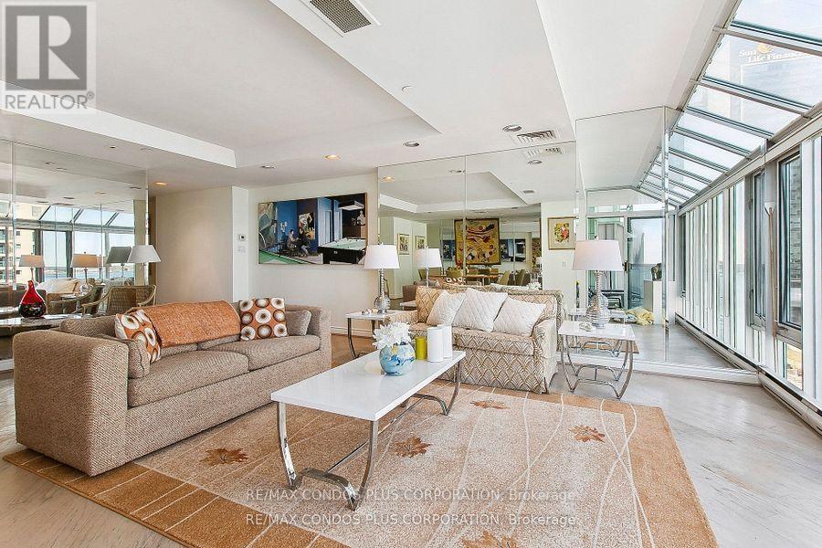 1013 - 211 Queens Quay W, Toronto, Ontario  M5J 2M6 - Photo 4 - C12591420