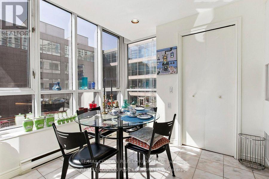 1013 - 211 Queens Quay W, Toronto, Ontario  M5J 2M6 - Photo 8 - C12591420