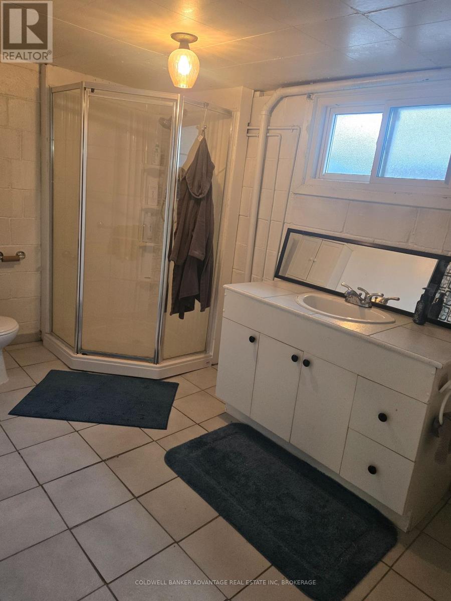 Lower - 43 Golden Boulevard W, Welland, Ontario  L3B 1H3 - Photo 5 - X12581770