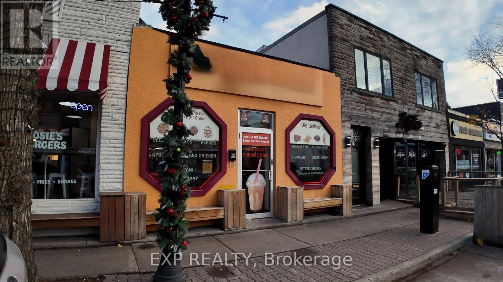 59 LAKESHORE ROAD E, Mississauga, Ontario