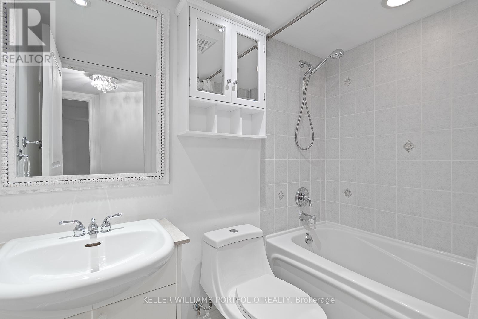 904 - 100 Hayden Street, Toronto, Ontario  M4Y 3C7 - Photo 17 - C12595618