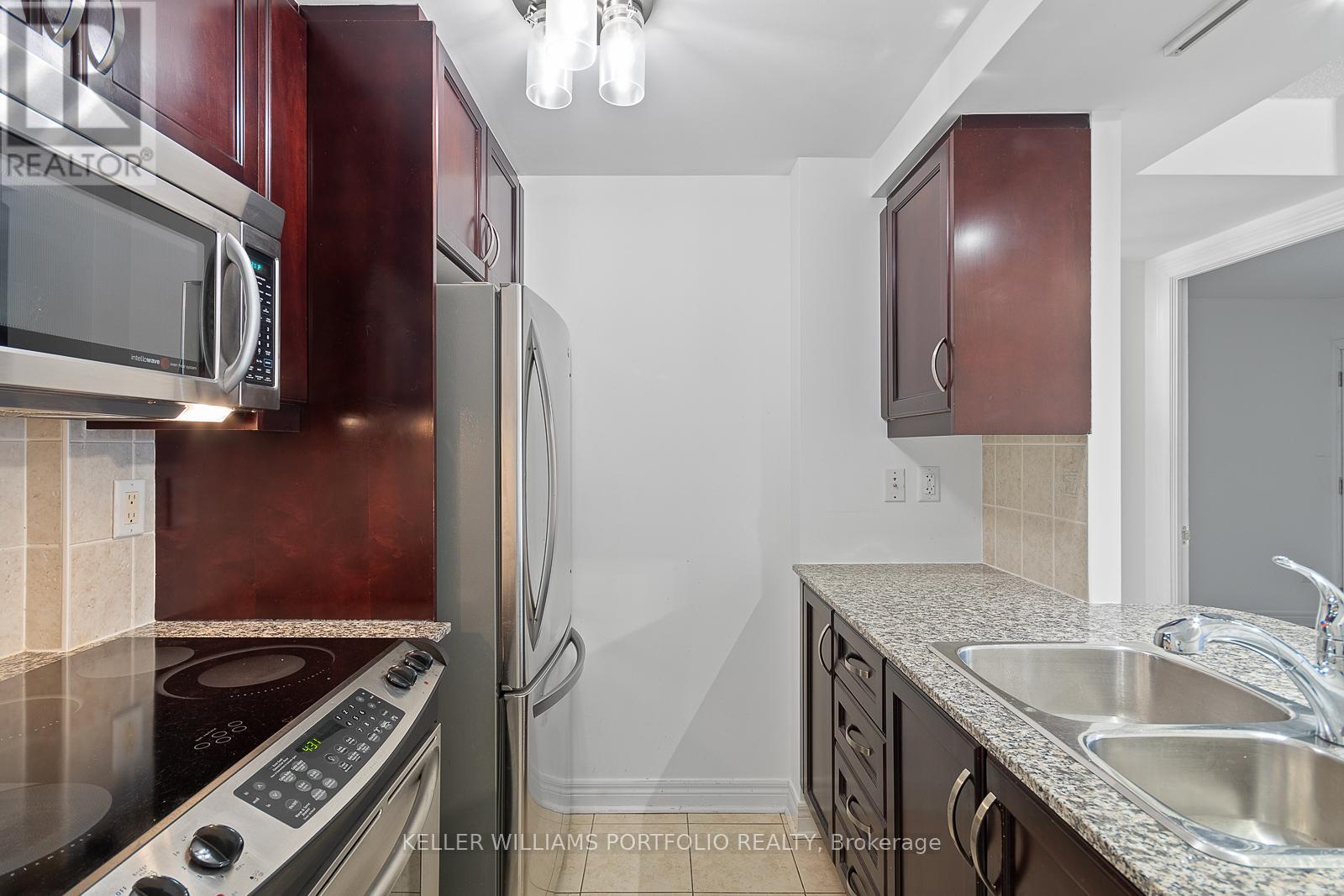 904 - 100 Hayden Street, Toronto, Ontario  M4Y 3C7 - Photo 5 - C12595618