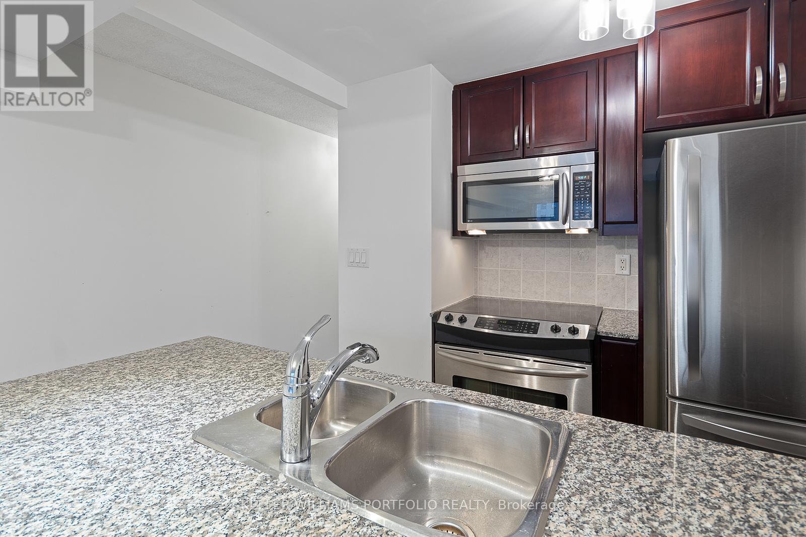 904 - 100 Hayden Street, Toronto, Ontario  M4Y 3C7 - Photo 7 - C12595618