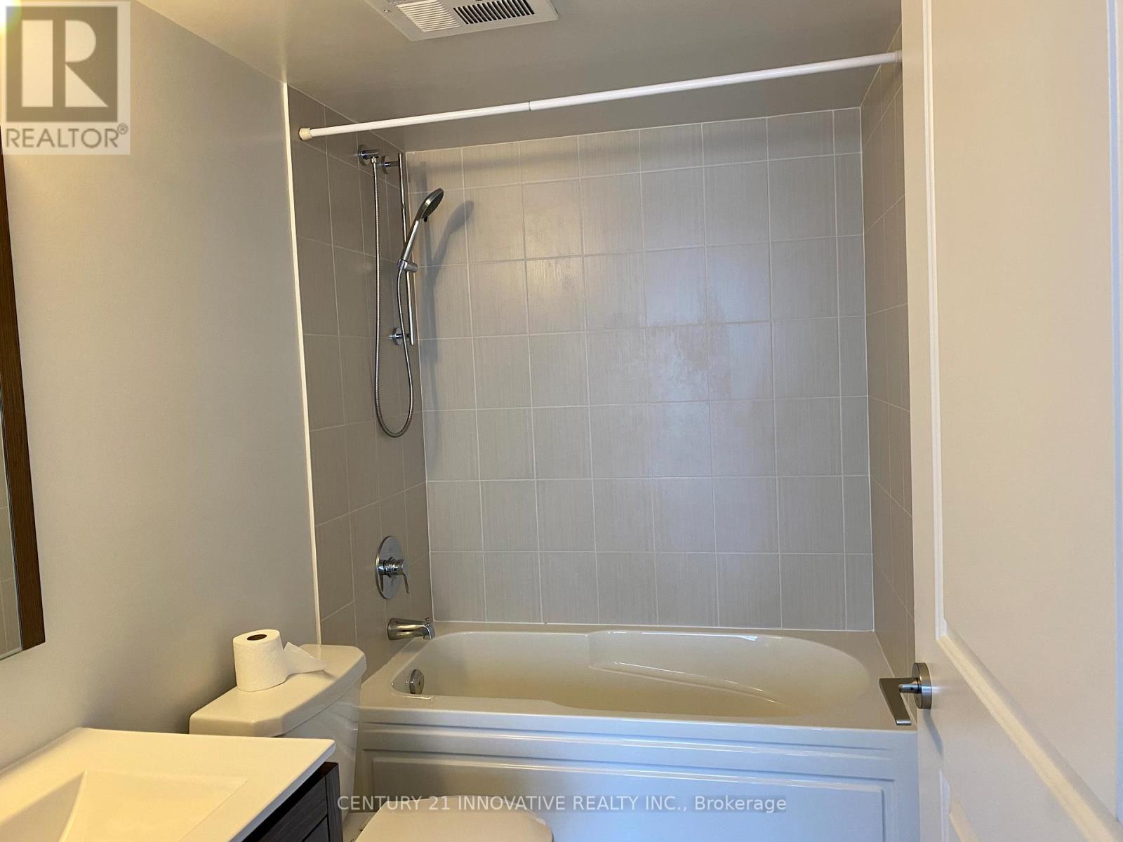 2502 - 30 Meadowglen Place, Toronto, Ontario  M9L 0A3 - Photo 4 - E12595674