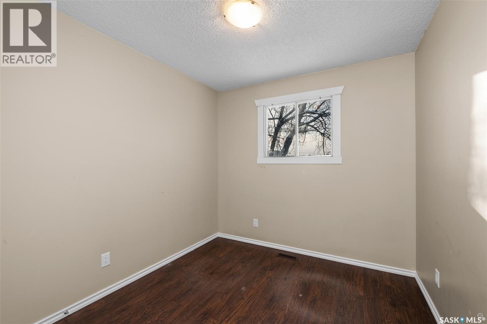 867 7th Street E, Prince Albert, Saskatchewan  S6V 6T3 - Photo 10 - SK025071