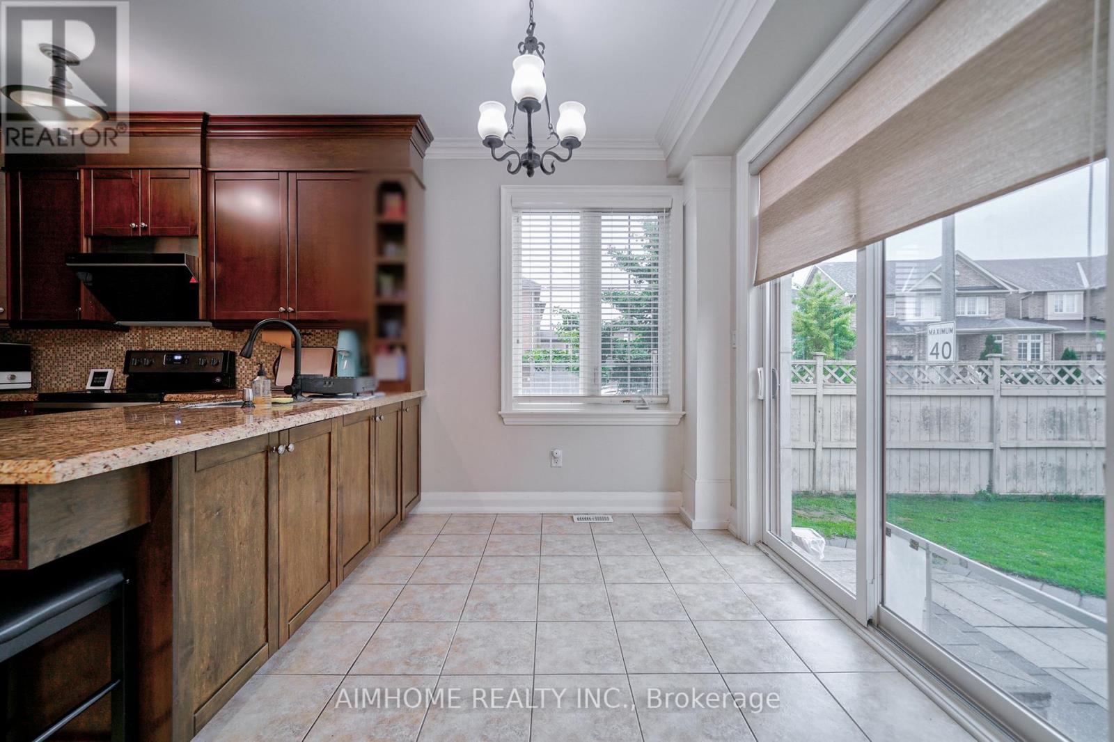 45 Darren Hill Trail, Markham, Ontario  L6E 0H1 - Photo 10 - N12595638