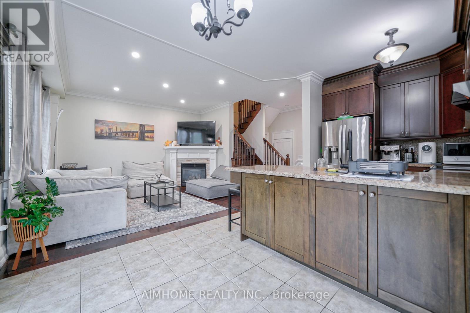 45 Darren Hill Trail, Markham, Ontario  L6E 0H1 - Photo 11 - N12595638