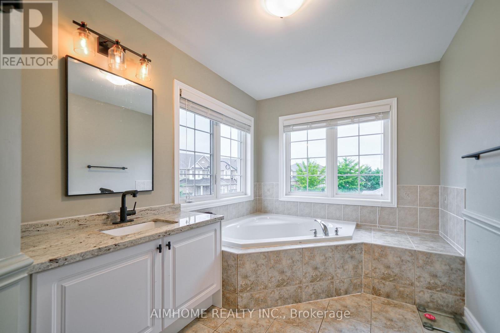 45 Darren Hill Trail, Markham, Ontario  L6E 0H1 - Photo 22 - N12595638