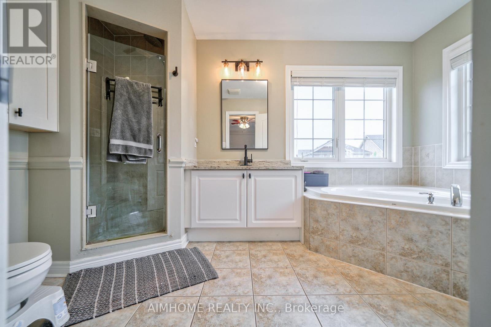 45 Darren Hill Trail, Markham, Ontario  L6E 0H1 - Photo 25 - N12595638