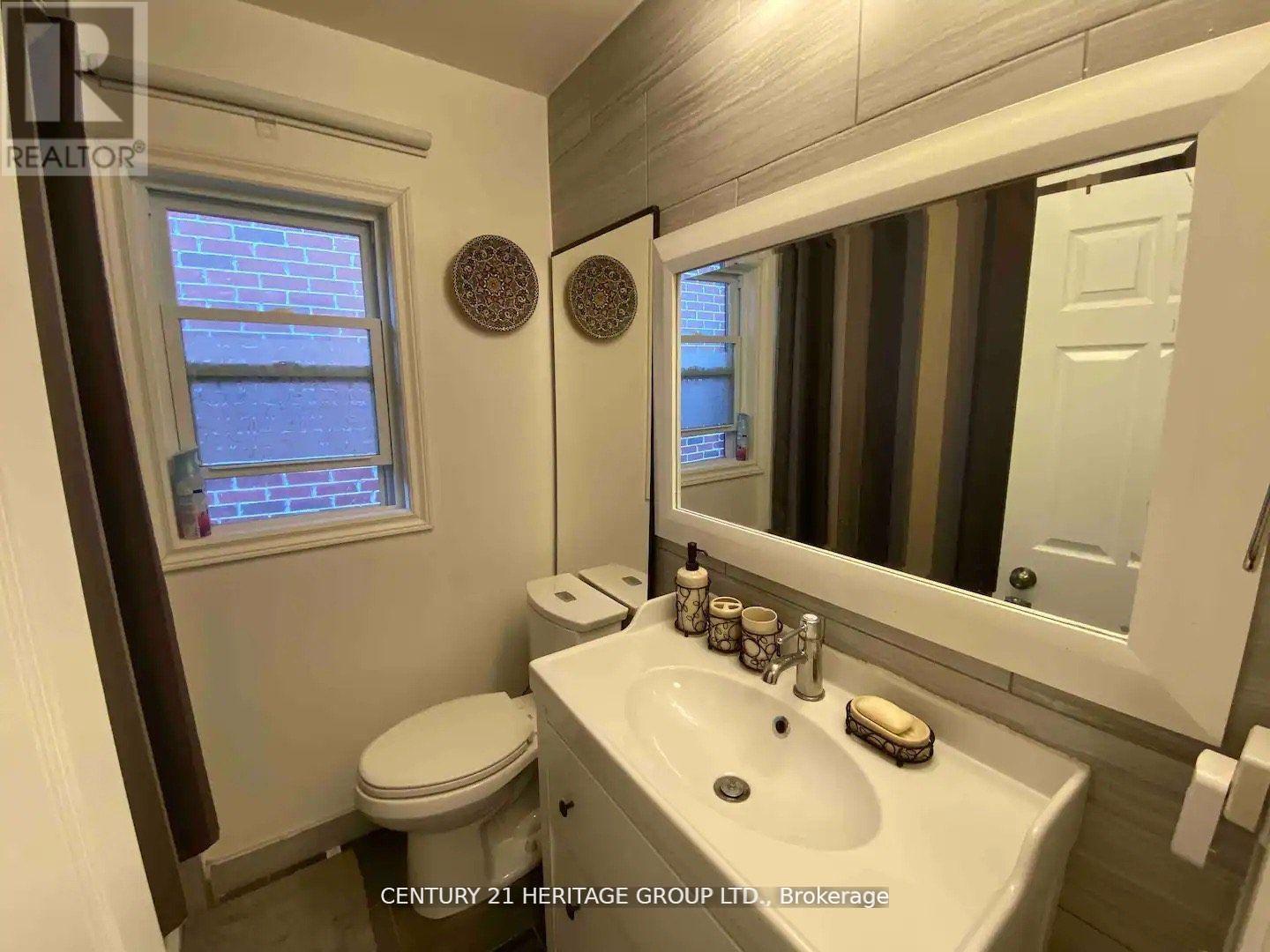 Main - 96 Mill Street, Richmond Hill, Ontario  L4C 4A7 - Photo 17 - N12595646