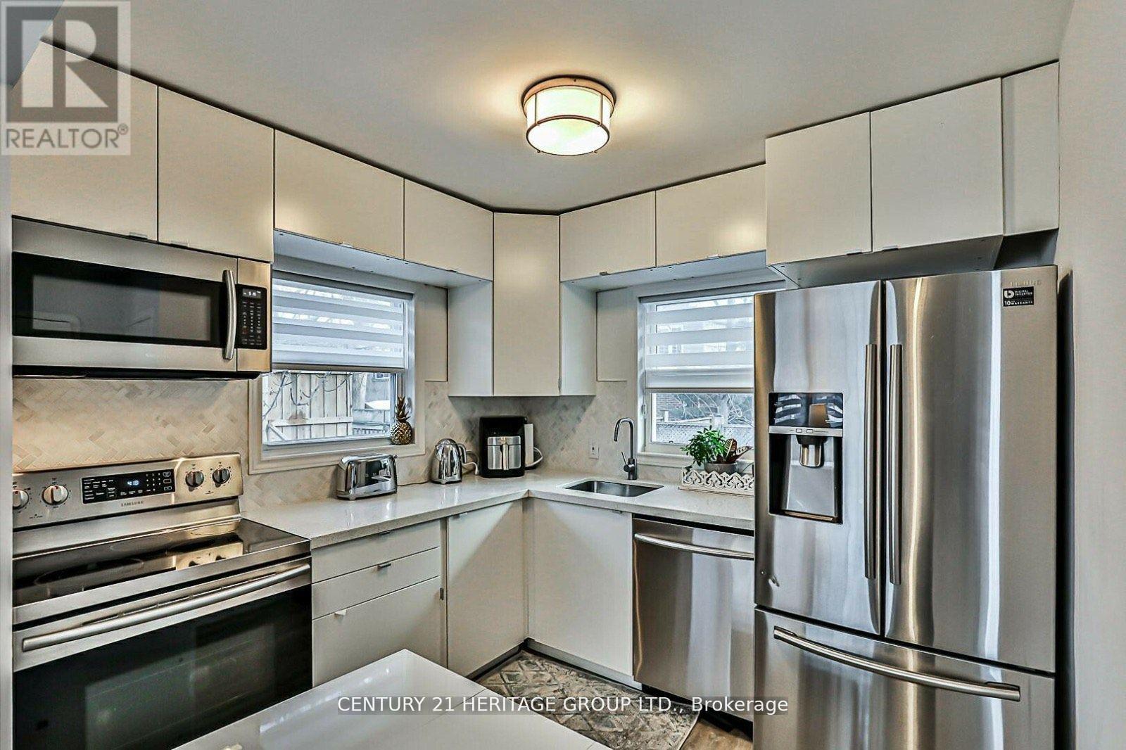 Main - 96 Mill Street, Richmond Hill, Ontario  L4C 4A7 - Photo 4 - N12595646