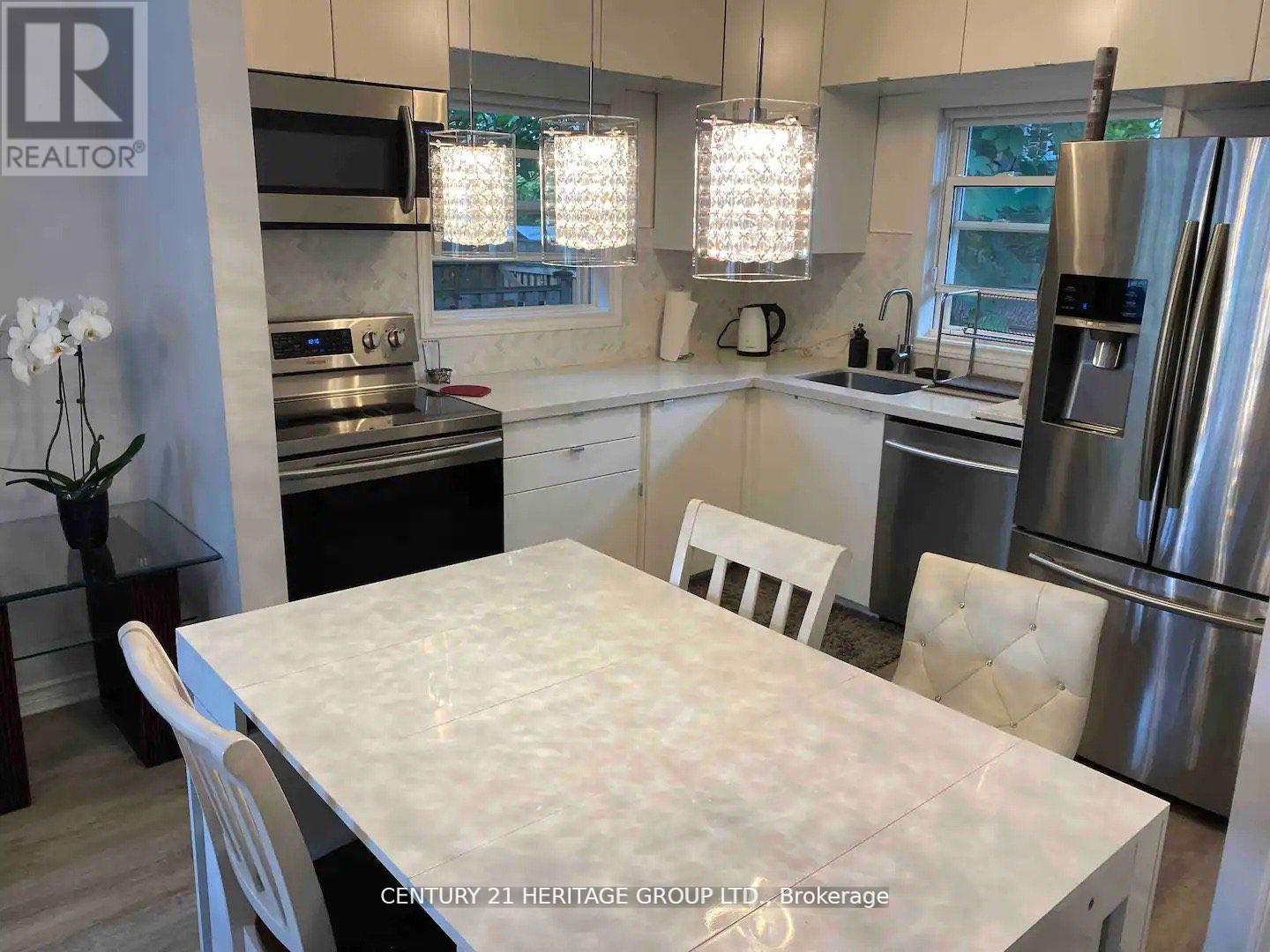 Main - 96 Mill Street, Richmond Hill, Ontario  L4C 4A7 - Photo 5 - N12595646