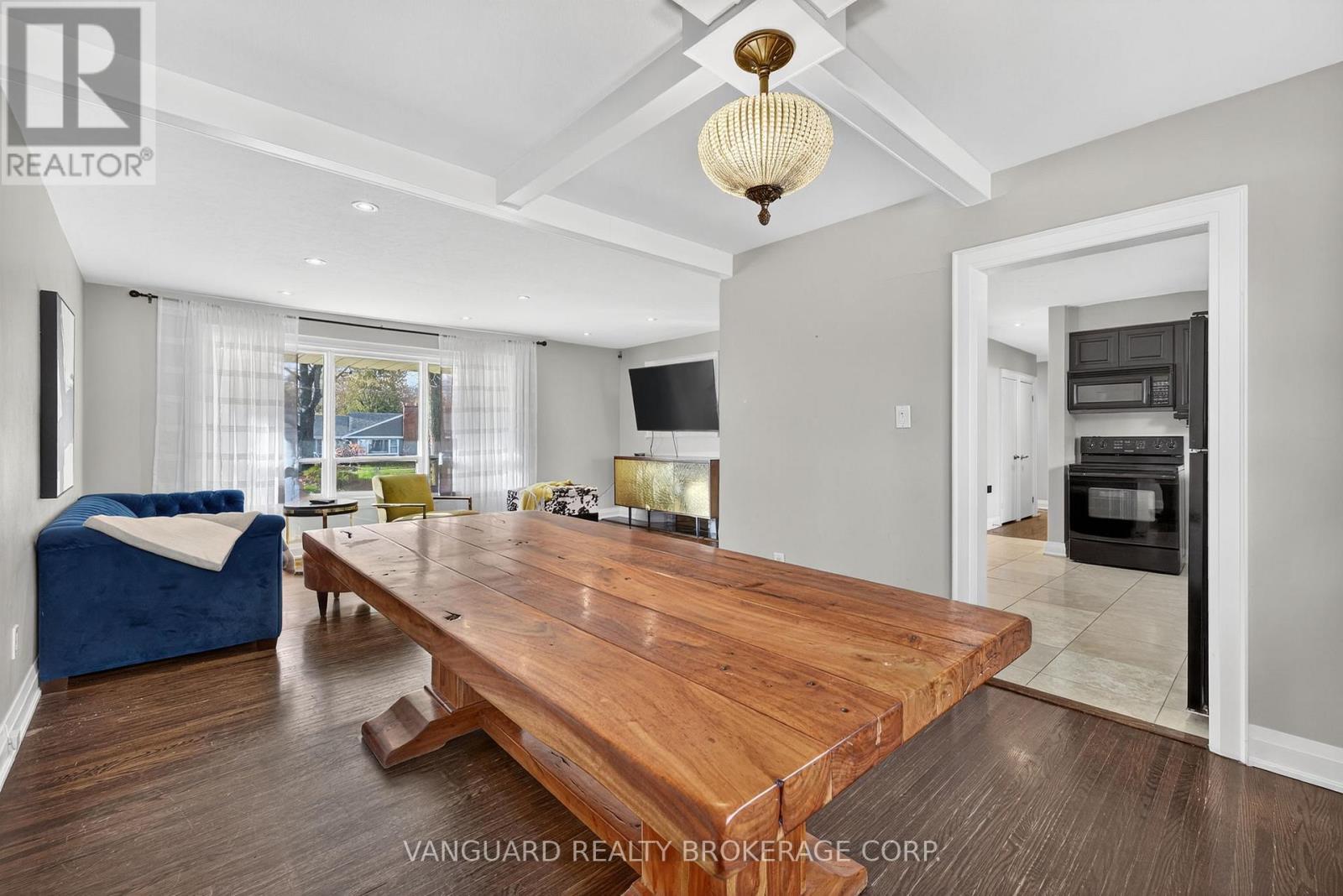 142 Beechwood Crescent, Newmarket, Ontario  L3Y 1W3 - Photo 10 - N12595662