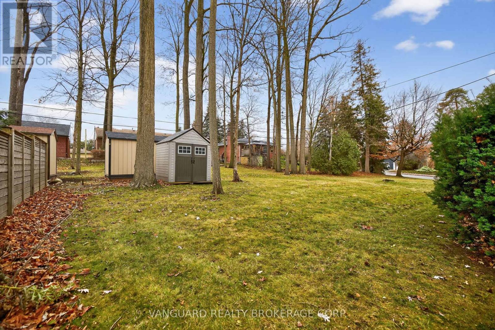 142 Beechwood Crescent, Newmarket, Ontario  L3Y 1W3 - Photo 18 - N12595662