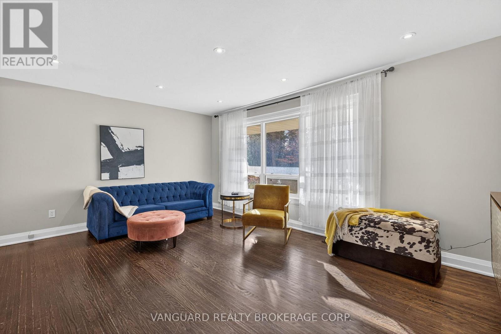 142 Beechwood Crescent, Newmarket, Ontario  L3Y 1W3 - Photo 8 - N12595662