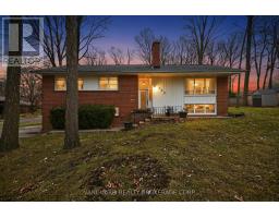 142 BEECHWOOD CRESCENT, Newmarket, Ontario