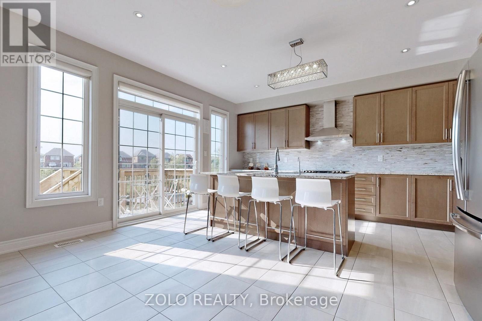 86 Briarfield Avenue, East Gwillimbury, Ontario  L9N 0P4 - Photo 17 - N12595666