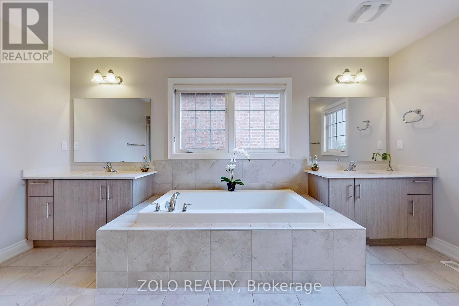 86 Briarfield Avenue, East Gwillimbury, Ontario  L9N 0P4 - Photo 31 - N12595666