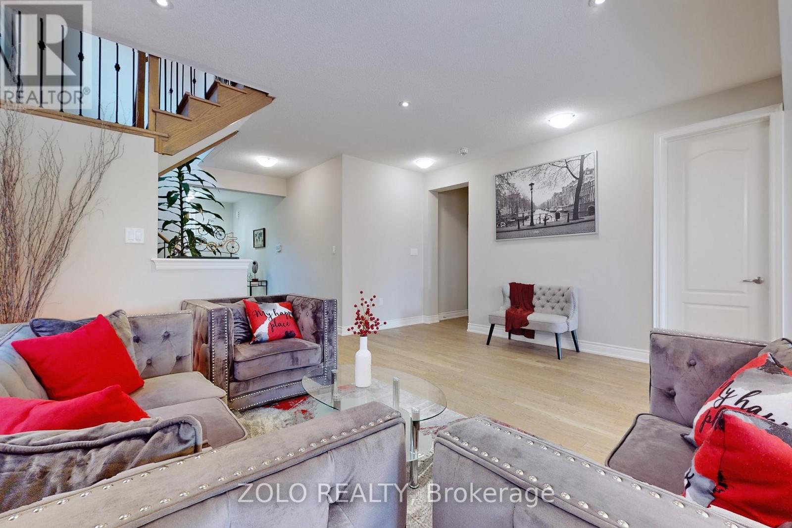 86 Briarfield Avenue, East Gwillimbury, Ontario  L9N 0P4 - Photo 7 - N12595666