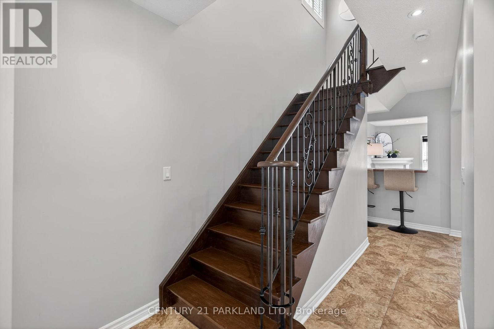 77 Monte Carlo Drive, Vaughan, Ontario  L4H 1T3 - Photo 6 - N12595692