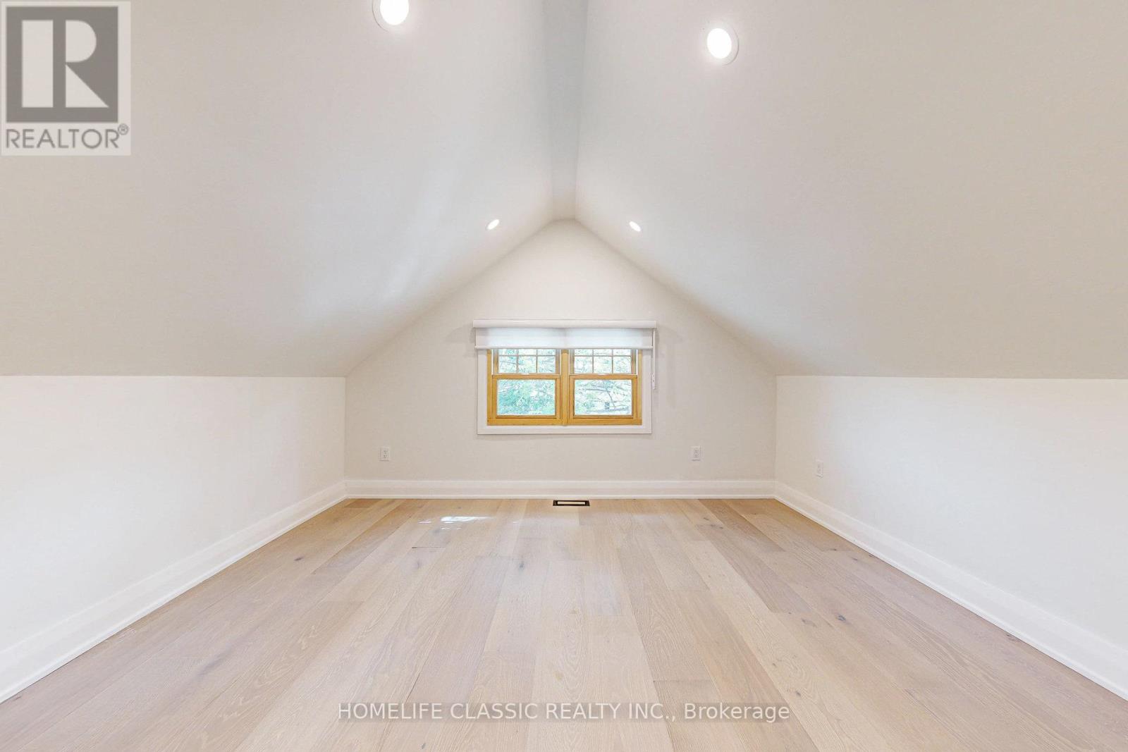 Unit A - 33 Centre Street, Vaughan, Ontario  L4J 1G1 - Photo 17 - N12595698