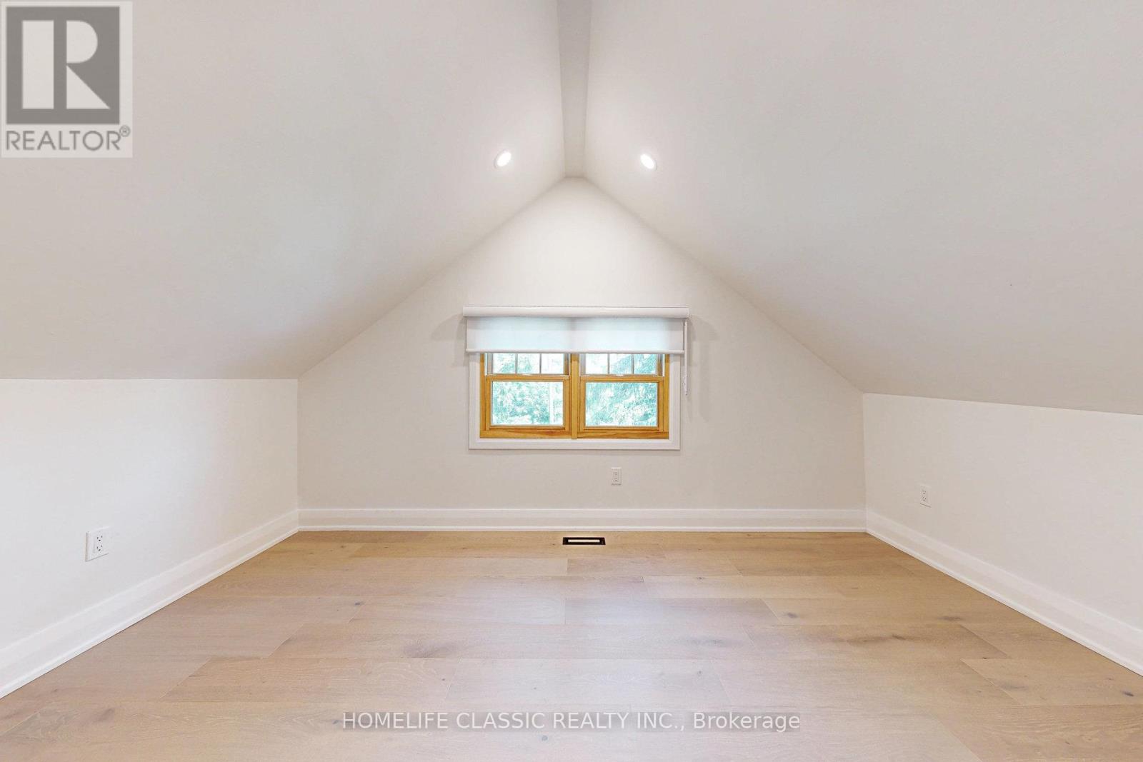 Unit A - 33 Centre Street, Vaughan, Ontario  L4J 1G1 - Photo 19 - N12595698