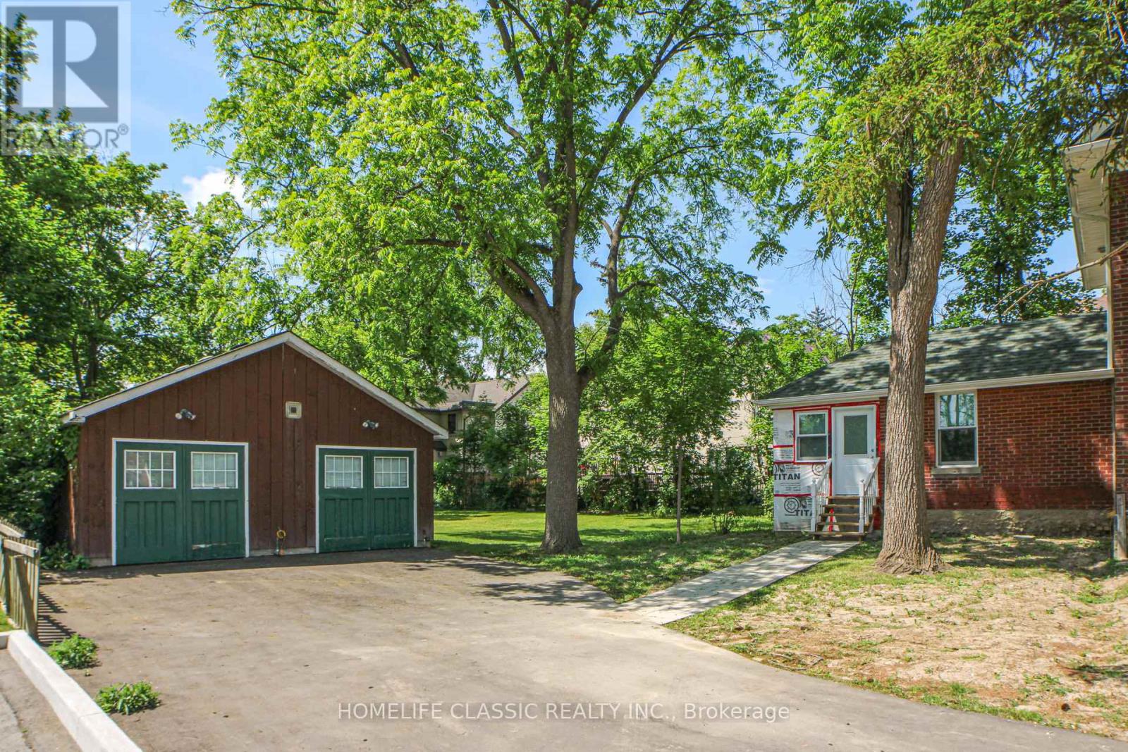 Unit A - 33 Centre Street, Vaughan, Ontario  L4J 1G1 - Photo 2 - N12595698