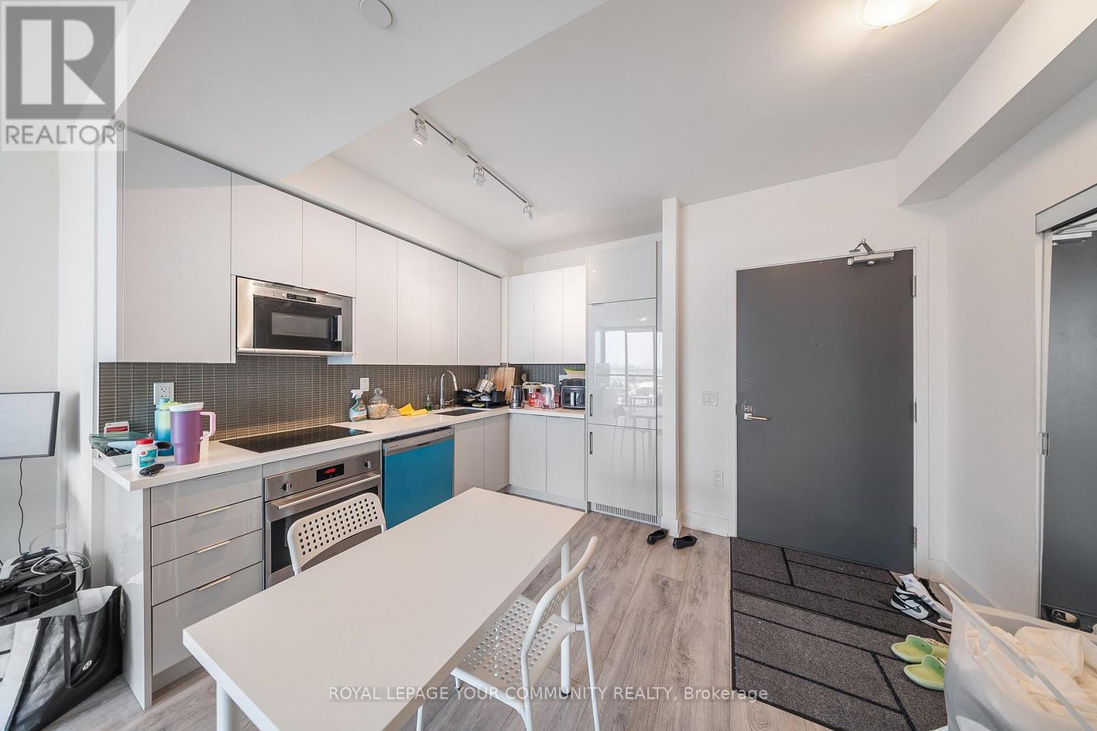 1101 - 2908 Highway 7 Road, Vaughan, Ontario  L4K 0K5 - Photo 4 - N12595728