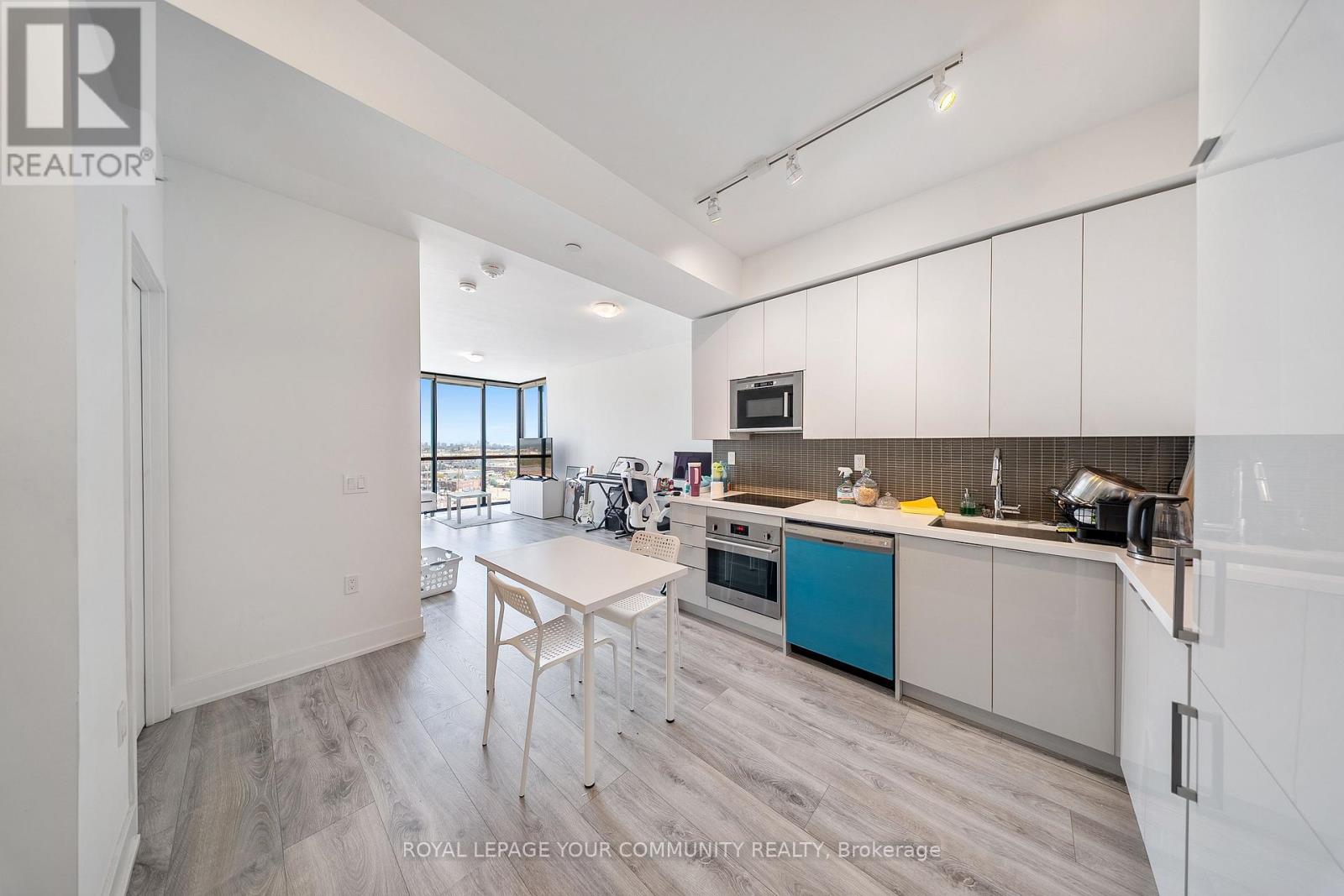 1101 - 2908 Highway 7 Road, Vaughan, Ontario  L4K 0K5 - Photo 6 - N12595728