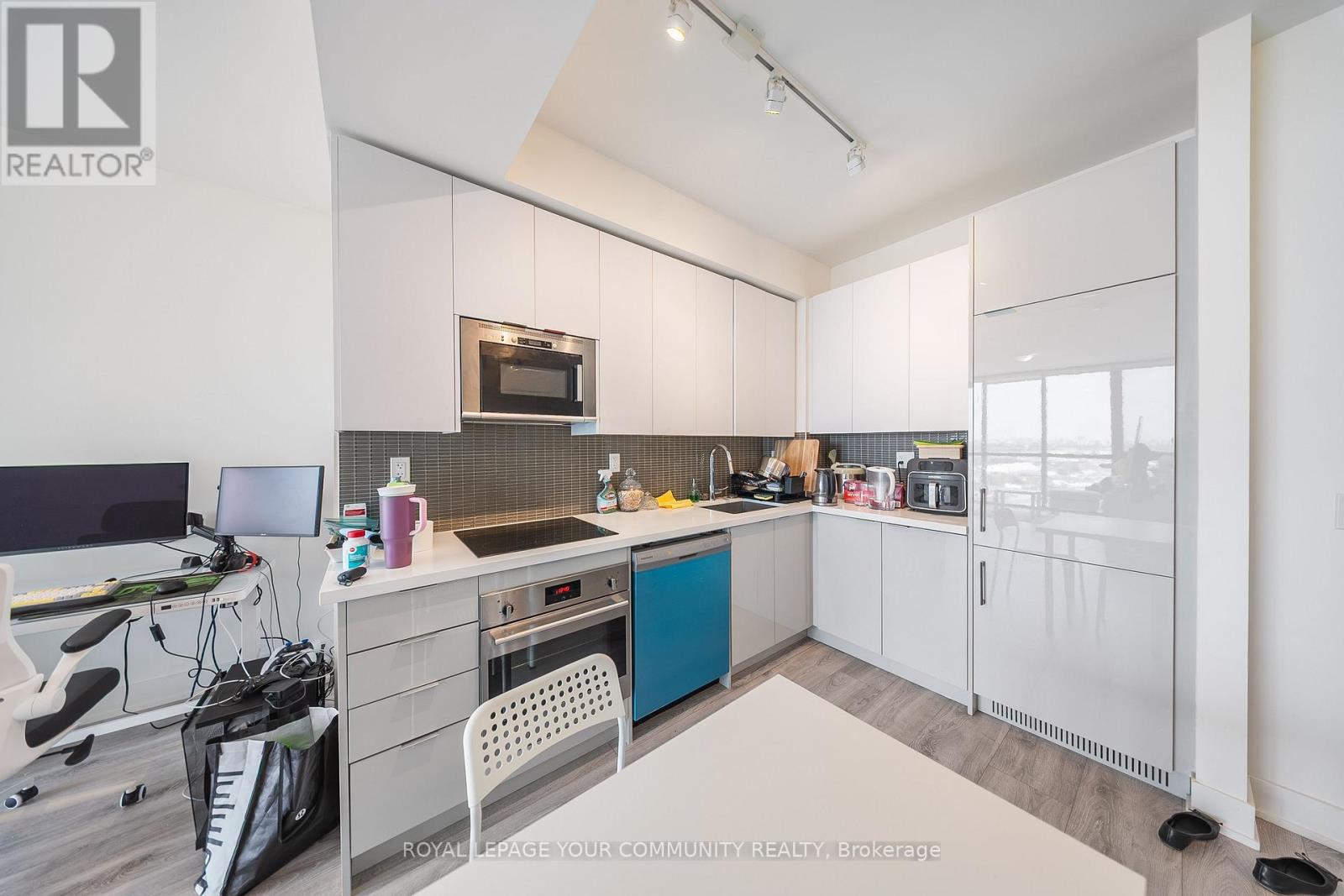 1101 - 2908 Highway 7 Road, Vaughan, Ontario  L4K 0K5 - Photo 8 - N12595728