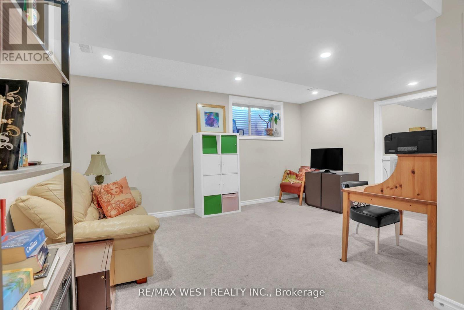 22 Bianca Crescent, Wasaga Beach, Ontario L9Z 0H7 - Photo 10 - S12595604