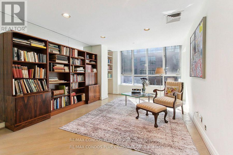 1013 - 211 Queens Quay W, Toronto, Ontario  M5J 2M6 - Photo 7 - C12591420