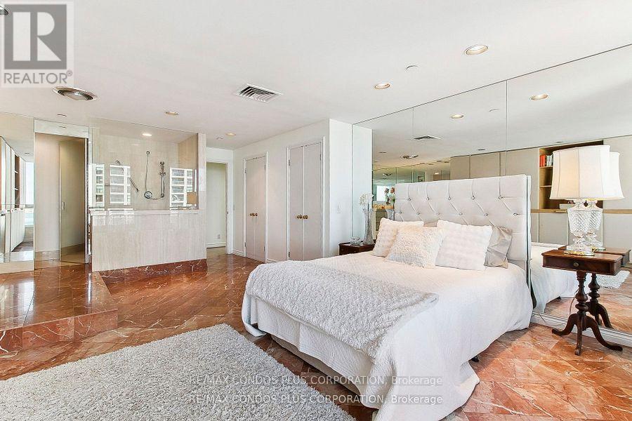 1013 - 211 Queens Quay W, Toronto, Ontario  M5J 2M6 - Photo 12 - C12591420