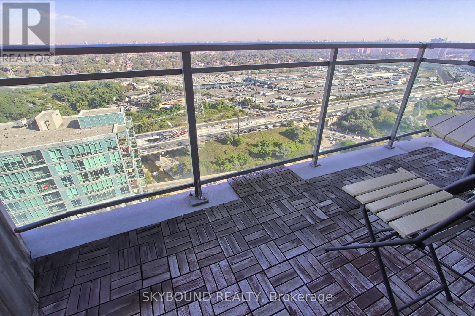 2723 - 165 Legion Road N, Toronto, Ontario  M8Y 0B3 - Photo 13 - W12595606