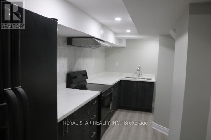 Bsmnt - 13 Levida Street, Brampton, Ontario  L6P 2Y6 - Photo 9 - W12595622