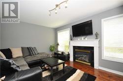 1086 Sprucedale Lane, Milton, Ontario  L9T 5P7 - Photo 3 - W12595630