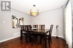 1086 Sprucedale Lane, Milton, Ontario  L9T 5P7 - Photo 7 - W12595630