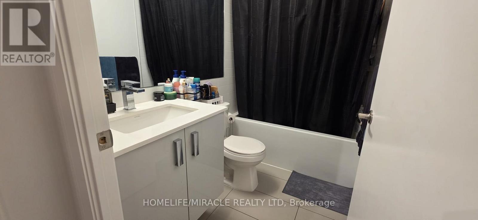 201 - 26 Gibbs Road, Toronto, Ontario  M9B 0E3 - Photo 8 - W12595664