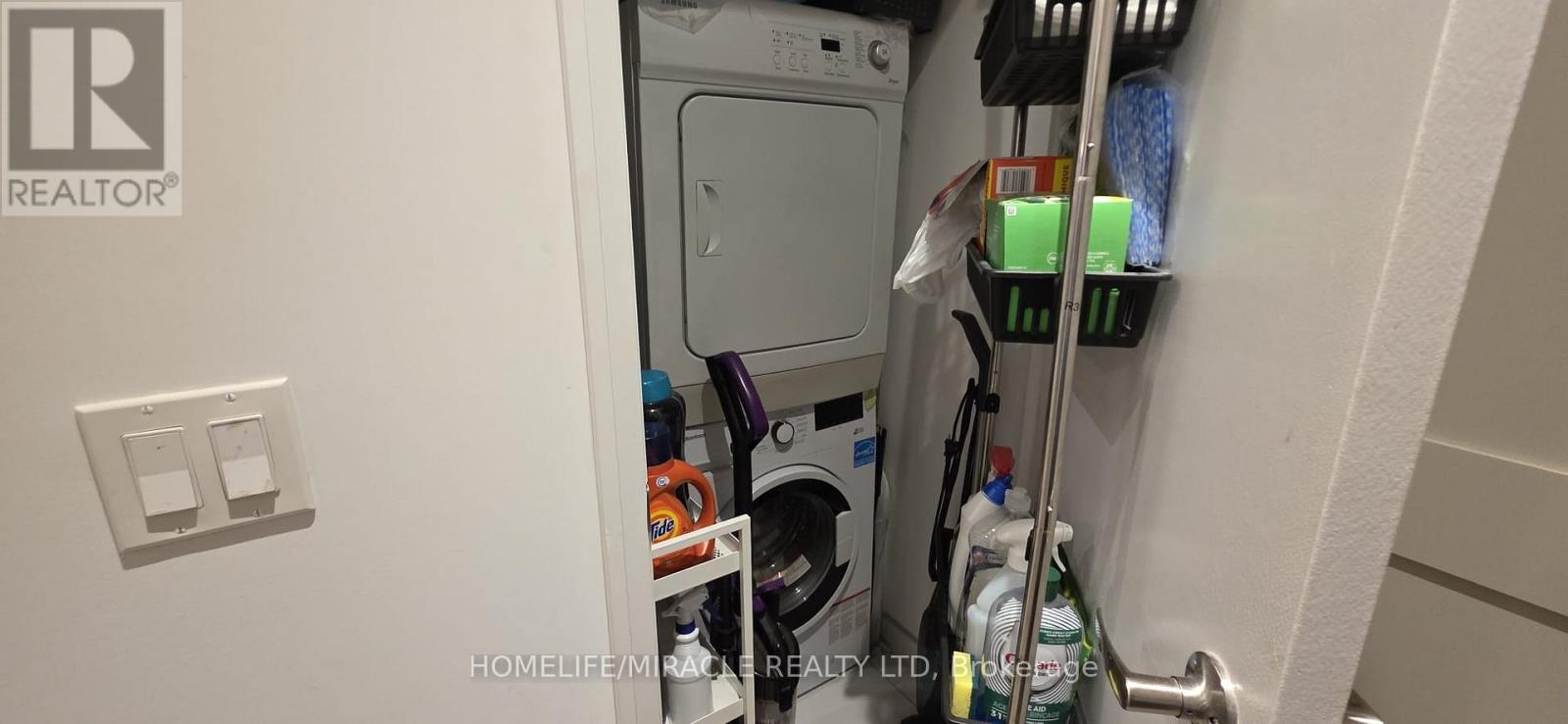 201 - 26 Gibbs Road, Toronto, Ontario  M9B 0E3 - Photo 9 - W12595664